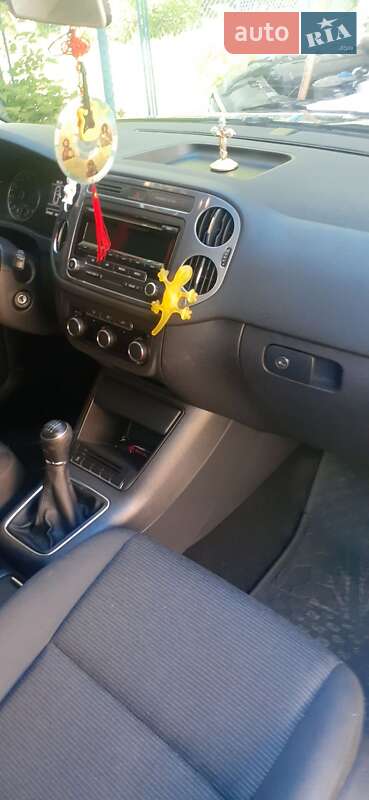 Хэтчбек Volkswagen Tiguan 2011 в Рахове