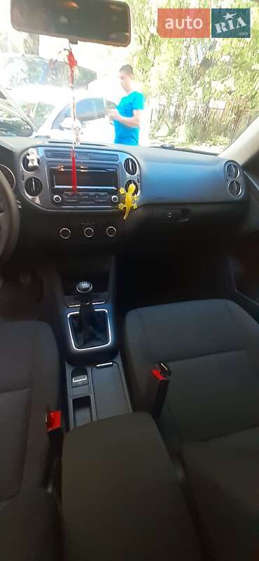 Хэтчбек Volkswagen Tiguan 2011 в Рахове