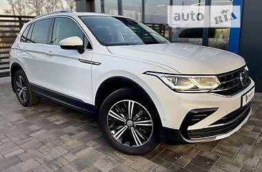 Позашляховик / Кросовер Volkswagen Tiguan 2021 в Рівному