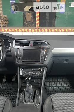 Внедорожник / Кроссовер Volkswagen Tiguan 2016 в Кривом Роге