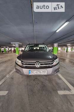 Внедорожник / Кроссовер Volkswagen Tiguan 2015 в Львове