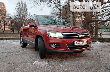 Позашляховик / Кросовер Volkswagen Tiguan 2015 в Запоріжжі