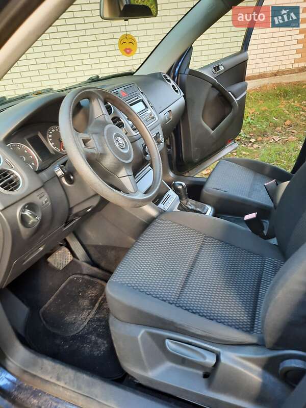 Внедорожник / Кроссовер Volkswagen Tiguan 2011 в Буче