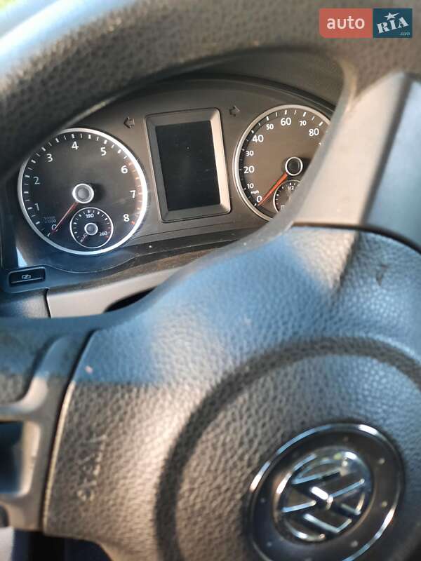 Внедорожник / Кроссовер Volkswagen Tiguan 2011 в Буче