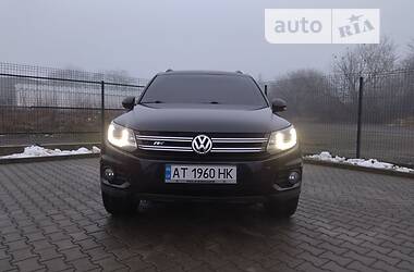 Позашляховик / Кросовер Volkswagen Tiguan 2013 в 