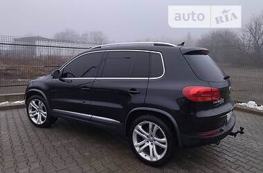 Позашляховик / Кросовер Volkswagen Tiguan 2013 в 
