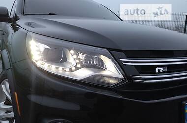 Позашляховик / Кросовер Volkswagen Tiguan 2013 в 