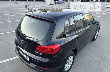 Внедорожник / Кроссовер Volkswagen Tiguan 2012 в Киеве