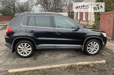 Внедорожник / Кроссовер Volkswagen Tiguan 2010 в Краснограде