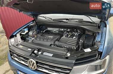Внедорожник / Кроссовер Volkswagen Tiguan 2019 в 