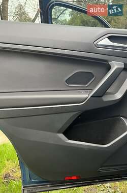 Внедорожник / Кроссовер Volkswagen Tiguan 2019 в 
