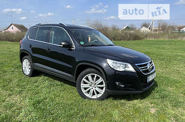 Внедорожник / Кроссовер Volkswagen Tiguan 2010 в Чутове