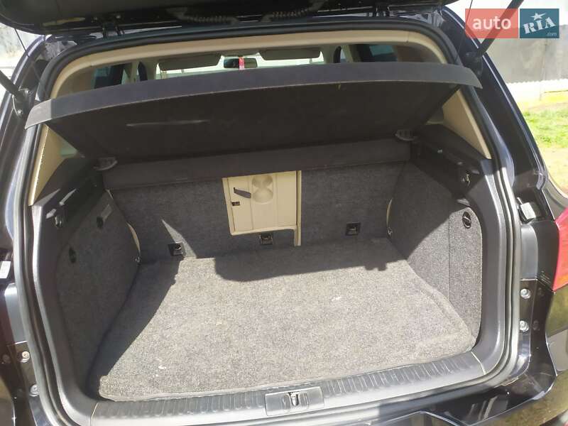 Внедорожник / Кроссовер Volkswagen Tiguan 2011 в Ивано-Франковске