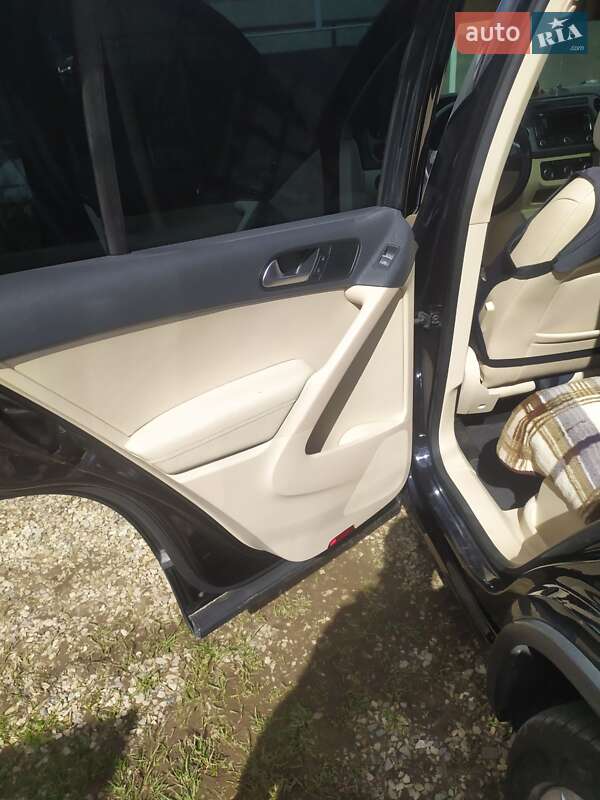 Внедорожник / Кроссовер Volkswagen Tiguan 2011 в Ивано-Франковске