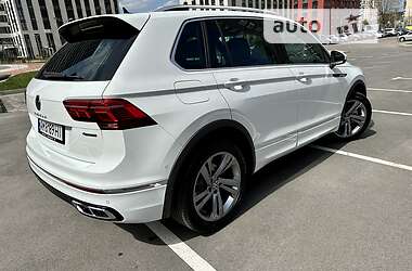 Позашляховик / Кросовер Volkswagen Tiguan 2023 в 