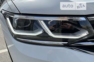 Позашляховик / Кросовер Volkswagen Tiguan 2023 в 