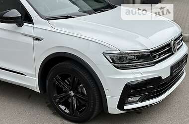 Внедорожник / Кроссовер Volkswagen Tiguan 2020 в 
