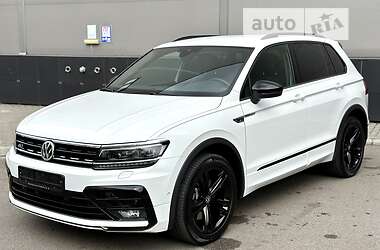 Внедорожник / Кроссовер Volkswagen Tiguan 2020 в 