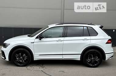 Внедорожник / Кроссовер Volkswagen Tiguan 2020 в 