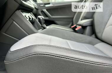 Внедорожник / Кроссовер Volkswagen Tiguan 2020 в 