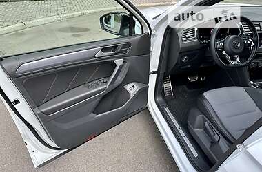 Внедорожник / Кроссовер Volkswagen Tiguan 2020 в 