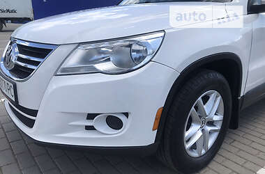 Внедорожник / Кроссовер Volkswagen Tiguan 2010 в 