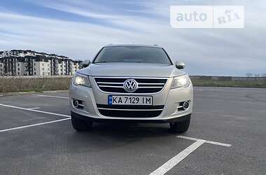 Внедорожник / Кроссовер Volkswagen Tiguan 2009 в Вишневом