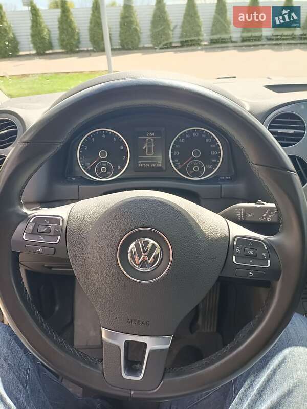 Внедорожник / Кроссовер Volkswagen Tiguan 2011 в Бродах