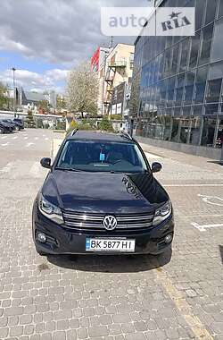 Внедорожник / Кроссовер Volkswagen Tiguan 2011 в Бродах