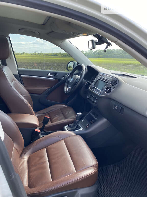 Внедорожник / Кроссовер Volkswagen Tiguan 2014 в Казатине
