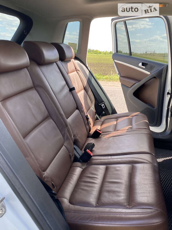 Внедорожник / Кроссовер Volkswagen Tiguan 2014 в Казатине