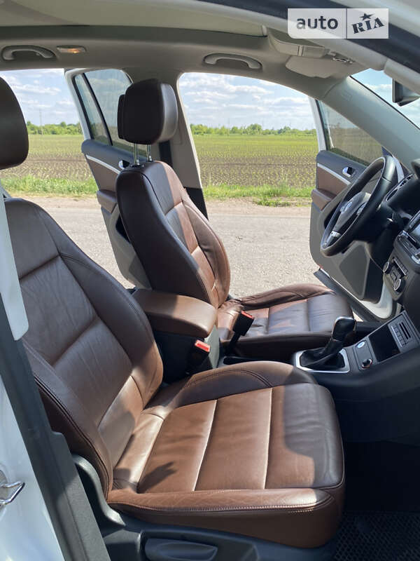 Внедорожник / Кроссовер Volkswagen Tiguan 2014 в Казатине