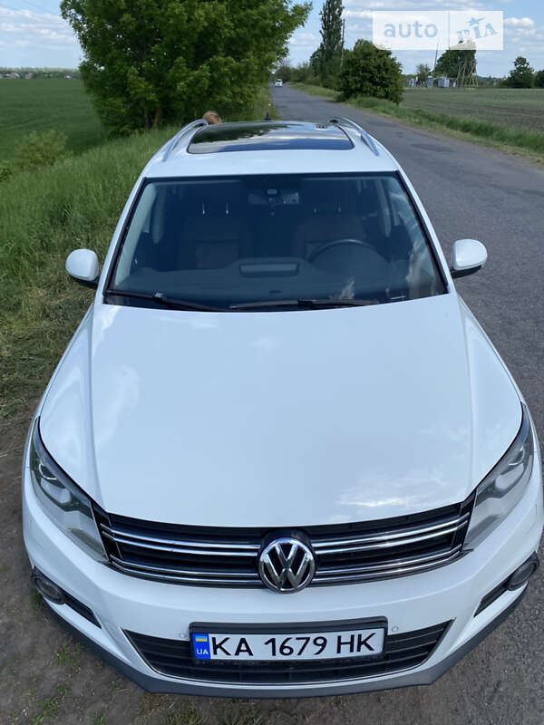 Внедорожник / Кроссовер Volkswagen Tiguan 2014 в Казатине