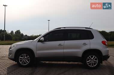 Внедорожник / Кроссовер Volkswagen Tiguan 2011 в 