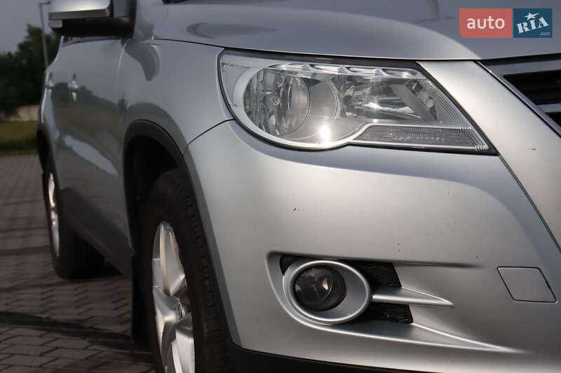 Внедорожник / Кроссовер Volkswagen Tiguan 2011 в Львове