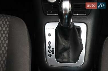 Внедорожник / Кроссовер Volkswagen Tiguan 2011 в 