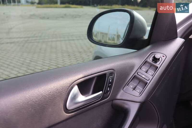 Внедорожник / Кроссовер Volkswagen Tiguan 2011 в Львове