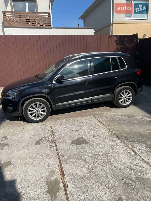 Внедорожник / Кроссовер Volkswagen Tiguan 2015 в Киеве