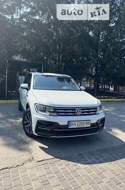 Внедорожник / Кроссовер Volkswagen Tiguan 2019 в Новоукраинке