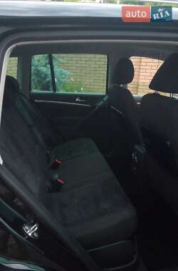 Внедорожник / Кроссовер Volkswagen Tiguan 2012 в 