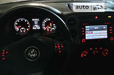 Внедорожник / Кроссовер Volkswagen Tiguan 2011 в Киеве