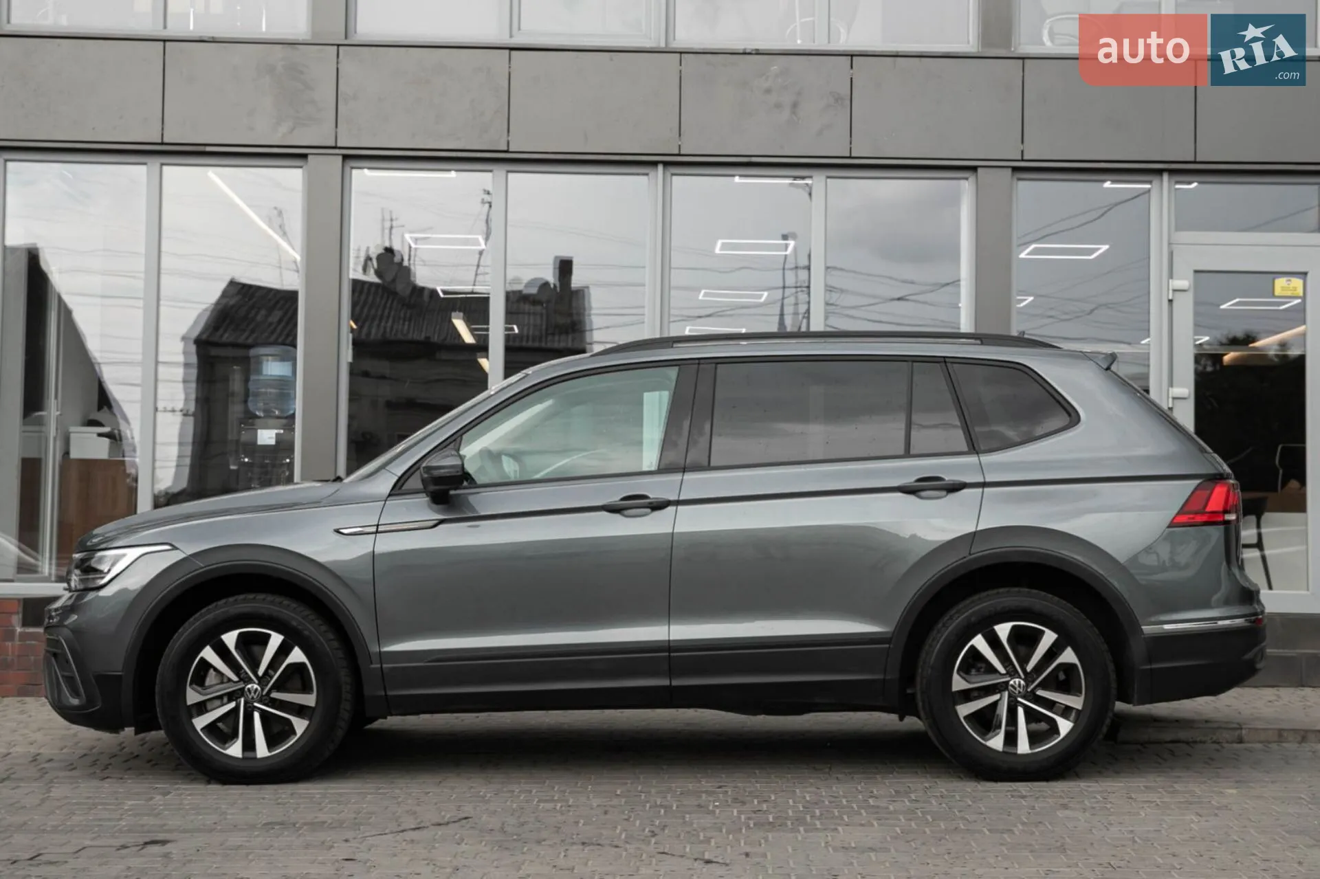 2021 Volkswagen Tiguan - мініатюра 3