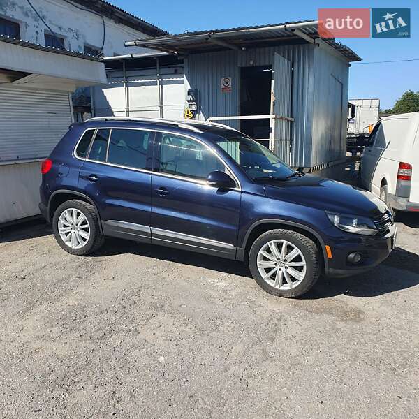 Внедорожник / Кроссовер Volkswagen Tiguan 2015 в Каменец-Подольском