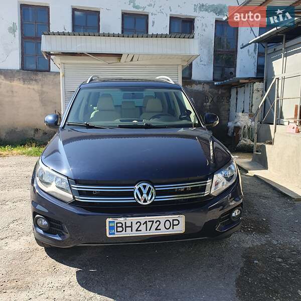 Внедорожник / Кроссовер Volkswagen Tiguan 2015 в Каменец-Подольском