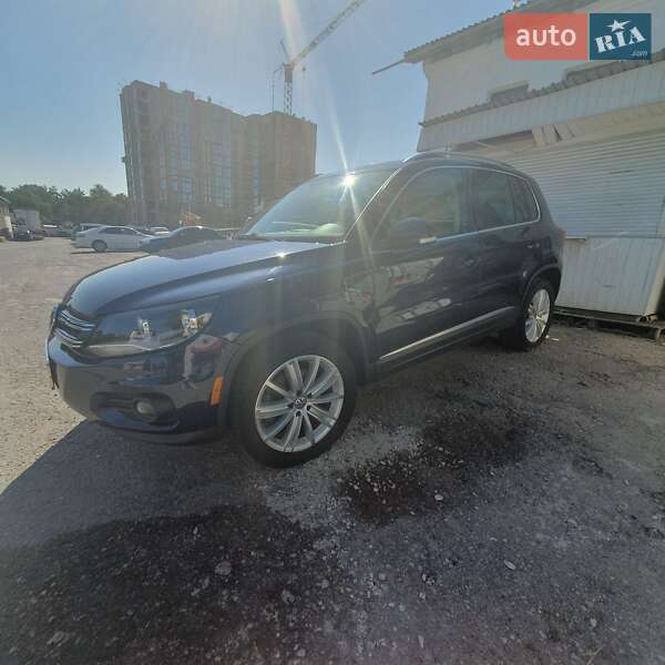 Внедорожник / Кроссовер Volkswagen Tiguan 2015 в Каменец-Подольском