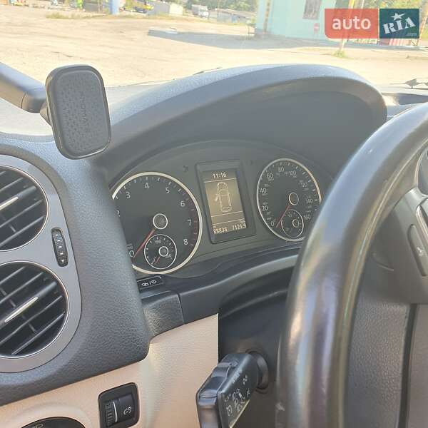 Внедорожник / Кроссовер Volkswagen Tiguan 2015 в Каменец-Подольском