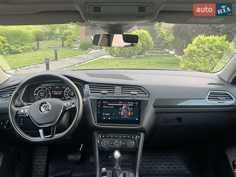 Позашляховик / Кросовер Volkswagen Tiguan 2017 в Чернівцях