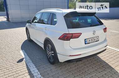 Позашляховик / Кросовер Volkswagen Tiguan 2016 в 