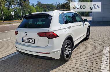 Позашляховик / Кросовер Volkswagen Tiguan 2016 в 
