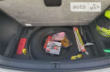 Позашляховик / Кросовер Volkswagen Tiguan 2016 в 